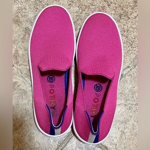🦄Rothy’s The Original Slip on Sneaker in Bubblegum, size 6